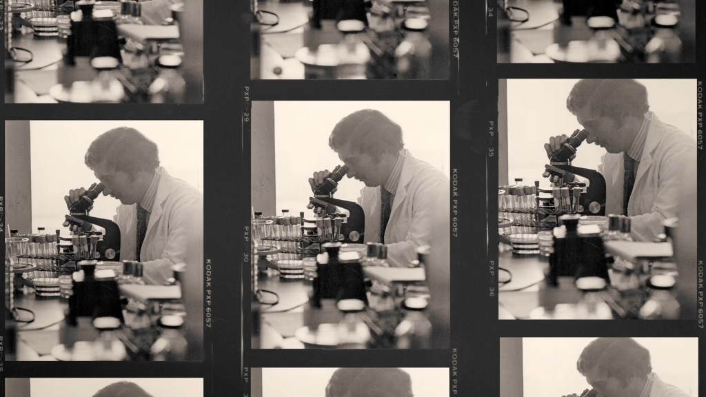 David Hamilton Smith working in laboratory (Proof Sheet Image)
